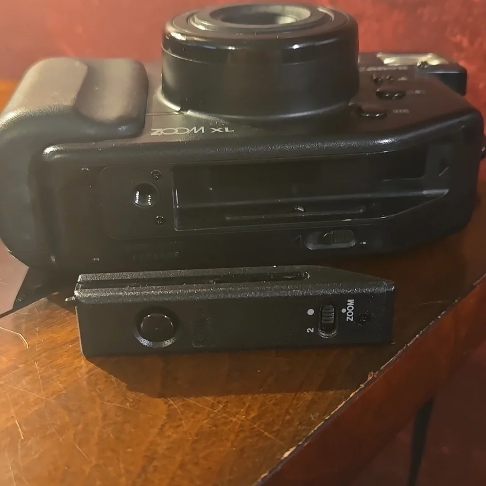 Canon Autoboy Zoom Super Point & Shoot 35mm Film Camera w/Case - Not Tested